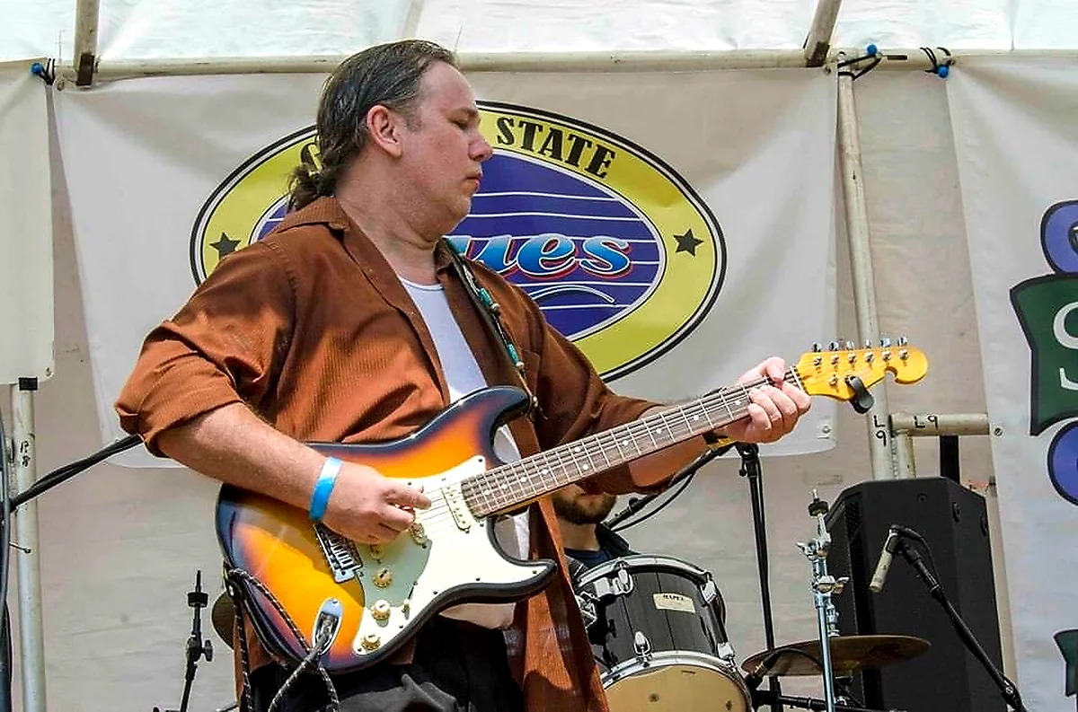 Performance at Barnful venue - fourth shot